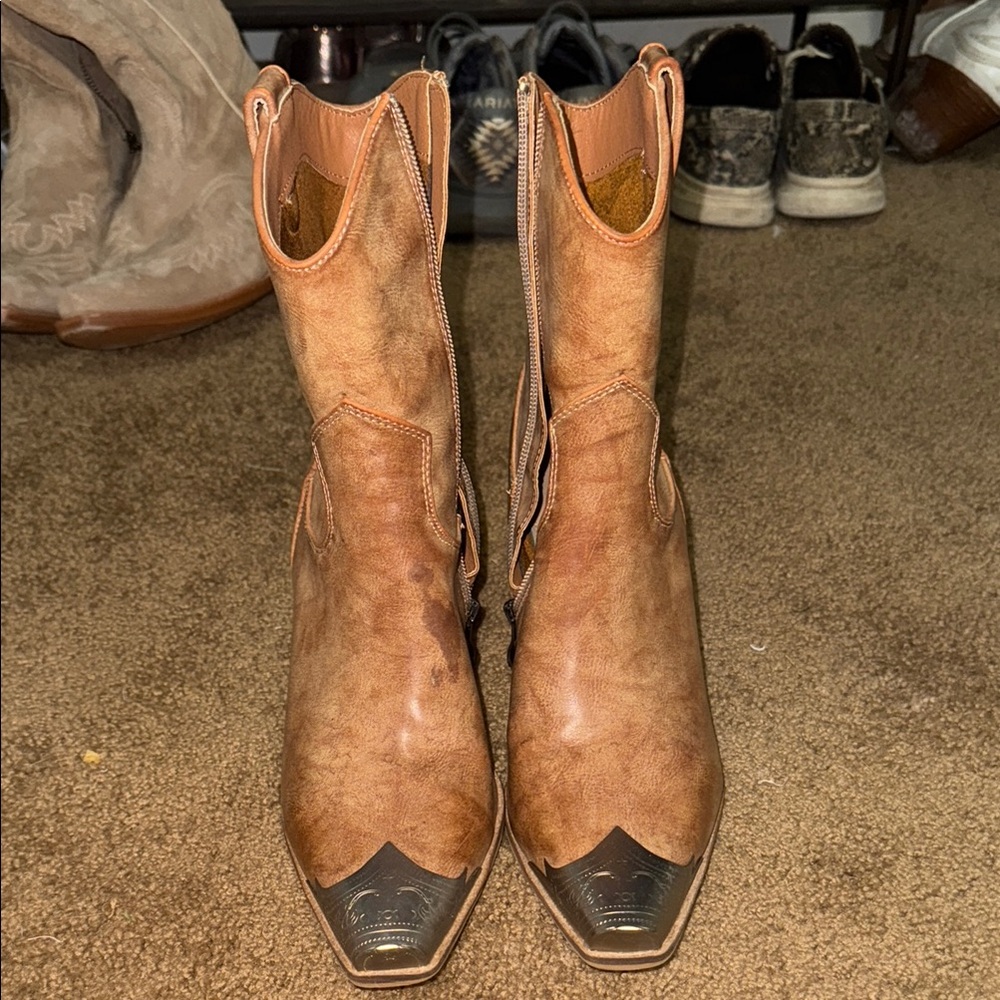 BEAST FASHION Brown Heeled Boots with Western Flair